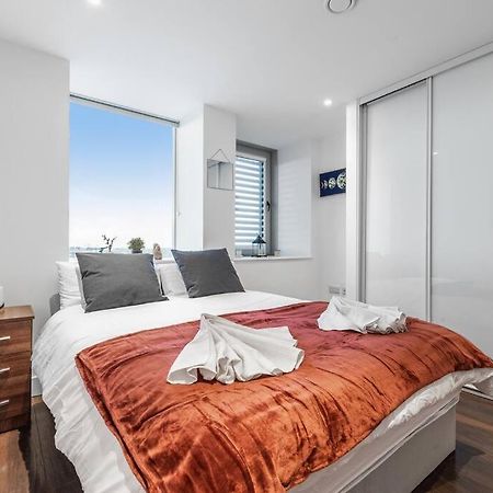 New Apartment 20 Mins From Waterloo London Bp36 Kültér fotó