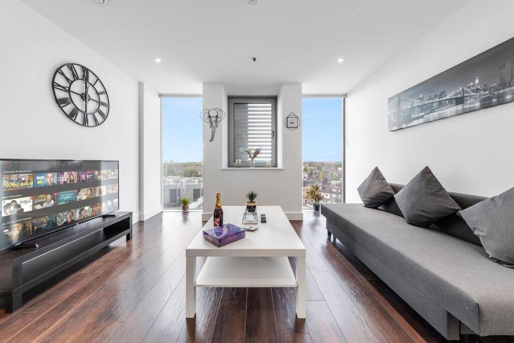 New Apartment 20 Mins From Waterloo London Bp36 Kültér fotó