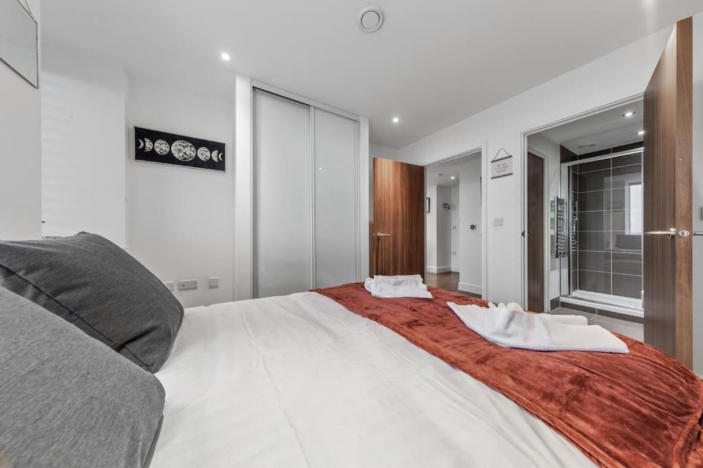 New Apartment 20 Mins From Waterloo London Bp36 Kültér fotó